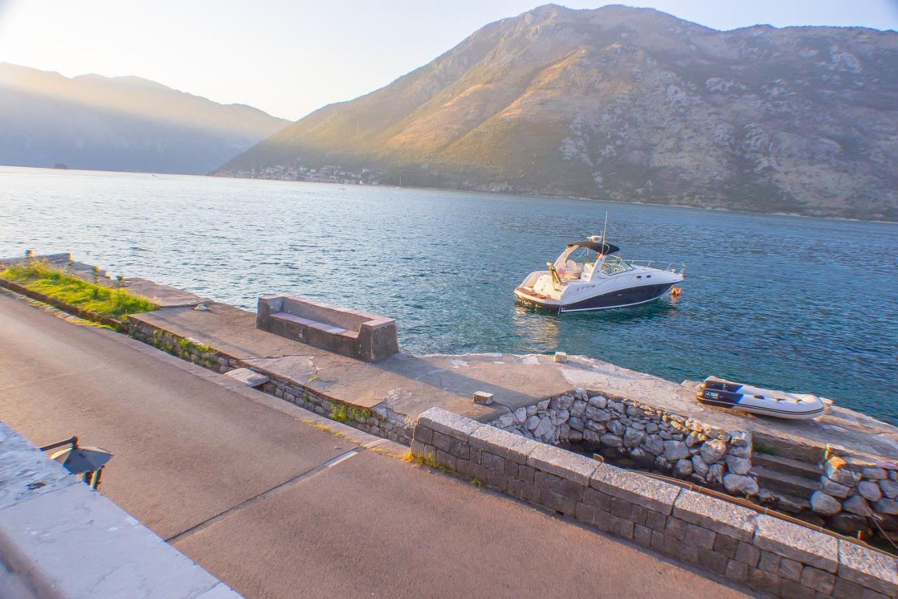 Pallazo Uniqato Seafront Kotor Buitenkant foto