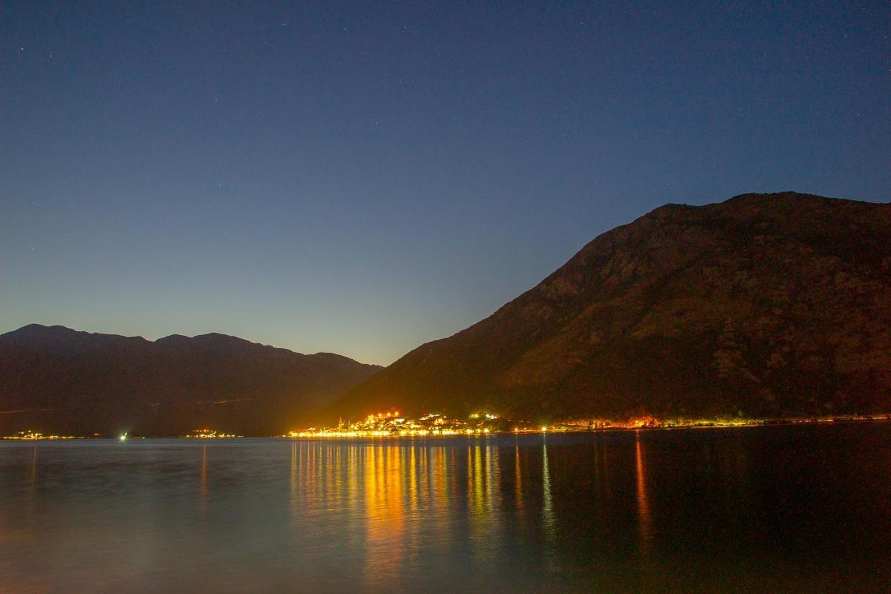 Pallazo Uniqato Seafront Kotor Buitenkant foto