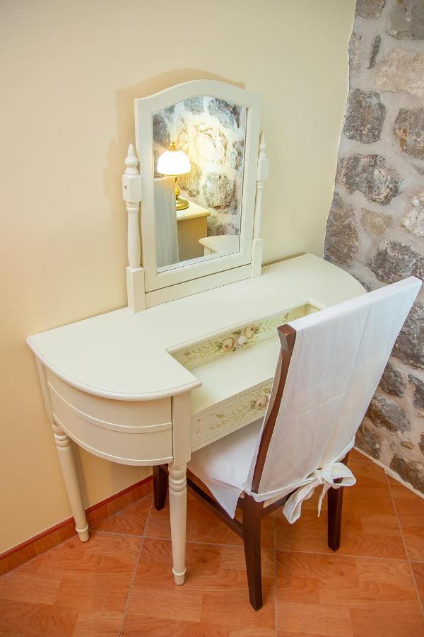 Pallazo Uniqato Seafront Kotor Buitenkant foto