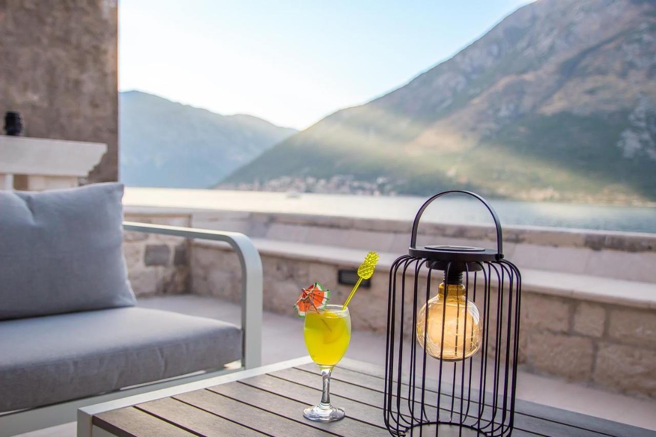 Pallazo Uniqato Seafront Kotor Buitenkant foto